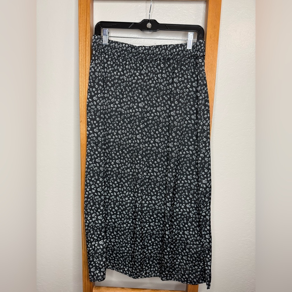 GAP Black and White Floral Maxi Skirt Medium TALL